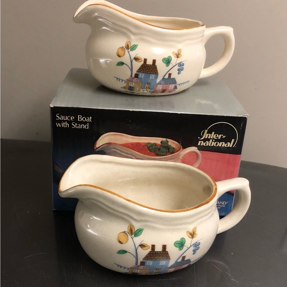 Other - Vintage Gravy Boat With Plate International China Heartland Stoneware Japan 7774